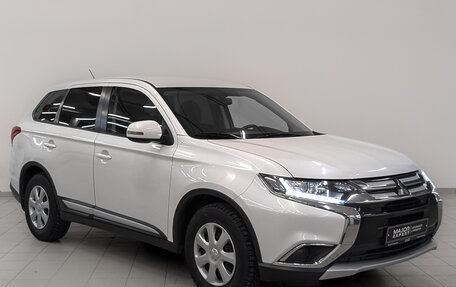 Mitsubishi Outlander III рестайлинг 3, 2015 год, 1 580 000 рублей, 3 фотография