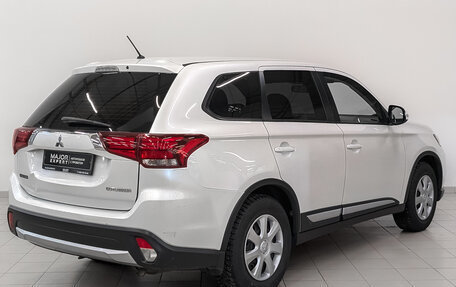 Mitsubishi Outlander III рестайлинг 3, 2015 год, 1 580 000 рублей, 5 фотография