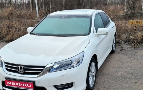 Honda Accord IX рестайлинг, 2013 год, 1 950 000 рублей, 1 фотография