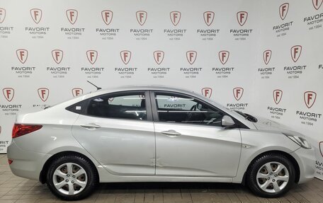 Hyundai Solaris II рестайлинг, 2011 год, 685 000 рублей, 4 фотография