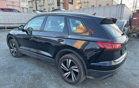 Volkswagen Touareg III, 2020 год, 5 900 000 рублей, 6 фотография