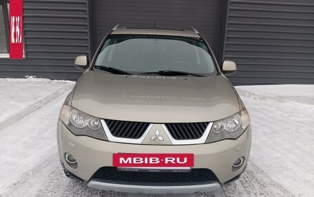 Mitsubishi Outlander III рестайлинг 3, 2007 год, 1 335 000 рублей, 2 фотография