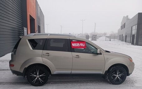 Mitsubishi Outlander III рестайлинг 3, 2007 год, 1 335 000 рублей, 4 фотография