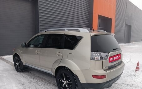 Mitsubishi Outlander III рестайлинг 3, 2007 год, 1 335 000 рублей, 7 фотография