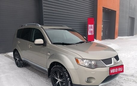 Mitsubishi Outlander III рестайлинг 3, 2007 год, 1 335 000 рублей, 3 фотография