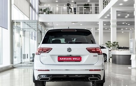 Volkswagen Tiguan II, 2020 год, 3 650 000 рублей, 11 фотография