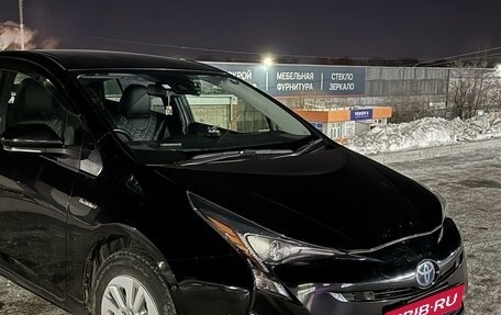 Toyota Prius IV XW50, 2018 год, 1 650 000 рублей, 6 фотография