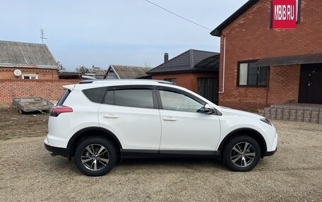 Toyota RAV4, 2018 год, 2 830 000 рублей, 8 фотография