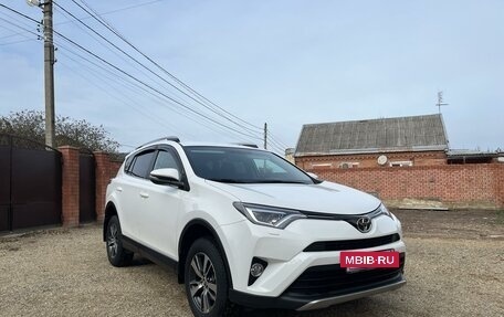 Toyota RAV4, 2018 год, 2 830 000 рублей, 11 фотография