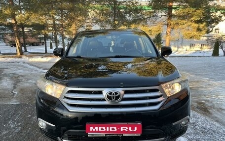 Toyota Highlander III, 2011 год, 2 100 000 рублей, 1 фотография