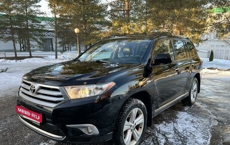 Toyota Highlander III, 2011 год, 2 100 000 рублей, 2 фотография