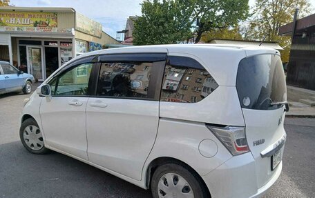 Honda Freed I, 2013 год, 1 450 000 рублей, 2 фотография