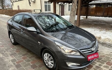 Hyundai Solaris II рестайлинг, 2015 год, 1 195 000 рублей, 2 фотография