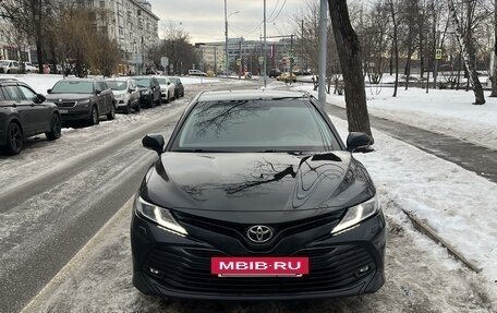 Toyota Camry, 2018 год, 2 400 000 рублей, 4 фотография