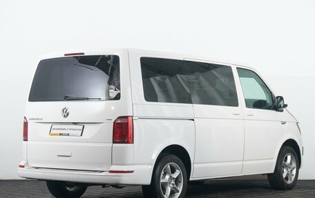 Volkswagen Caravelle T6 рестайлинг, 2015 год, 2 241 000 рублей, 2 фотография