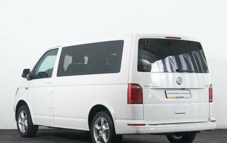 Volkswagen Caravelle T6 рестайлинг, 2015 год, 2 241 000 рублей, 4 фотография