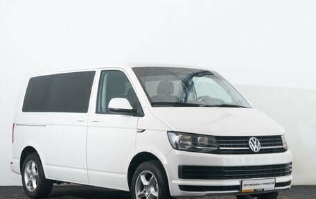 Volkswagen Caravelle T6 рестайлинг, 2015 год, 2 241 000 рублей, 3 фотография