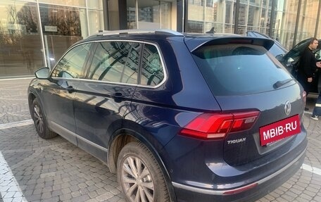 Volkswagen Tiguan II, 2018 год, 2 580 000 рублей, 3 фотография