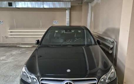 Mercedes-Benz E-Класс, 2013 год, 3 300 000 рублей, 4 фотография