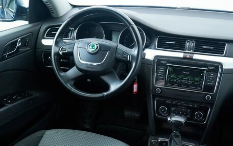 Skoda Superb III рестайлинг, 2012 год, 1 050 000 рублей, 10 фотография