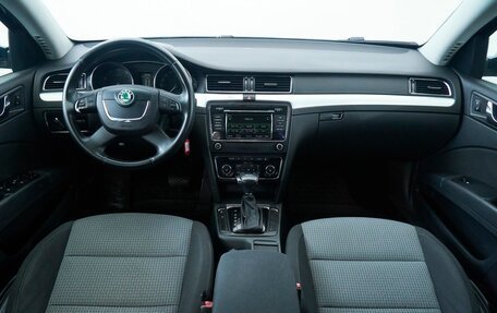 Skoda Superb III рестайлинг, 2012 год, 1 050 000 рублей, 13 фотография