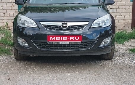 Opel Astra J, 2011 год, 900 000 рублей, 6 фотография