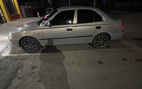 Hyundai Accent II, 2008 год, 650 000 рублей, 2 фотография