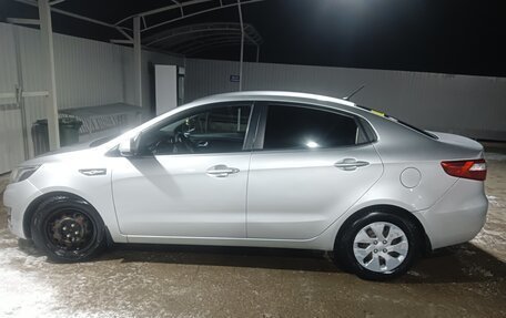 KIA Rio III рестайлинг, 2013 год, 870 000 рублей, 2 фотография