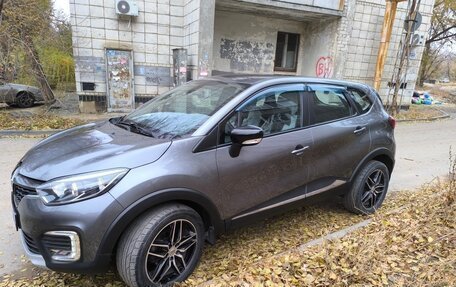 Renault Kaptur I рестайлинг, 2017 год, 1 560 000 рублей, 2 фотография