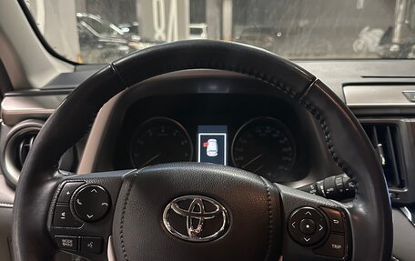 Toyota RAV4, 2016 год, 2 990 000 рублей, 13 фотография