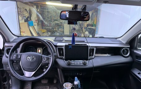 Toyota RAV4, 2015 год, 2 250 000 рублей, 10 фотография