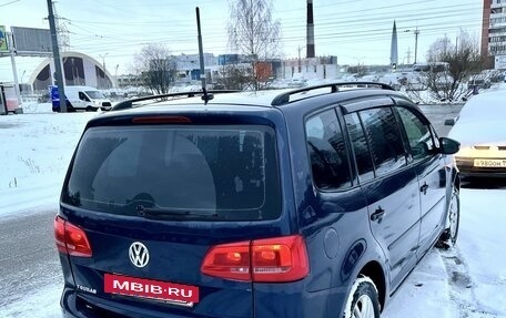 Volkswagen Touran III, 2012 год, 980 000 рублей, 3 фотография