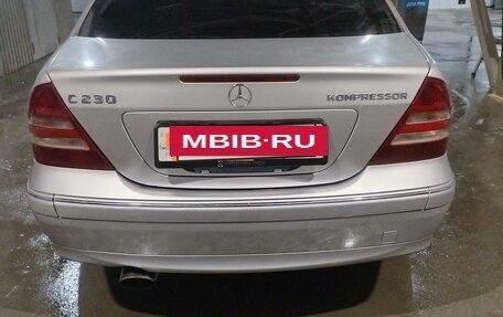 Mercedes-Benz C-Класс, 2005 год, 925 000 рублей, 32 фотография