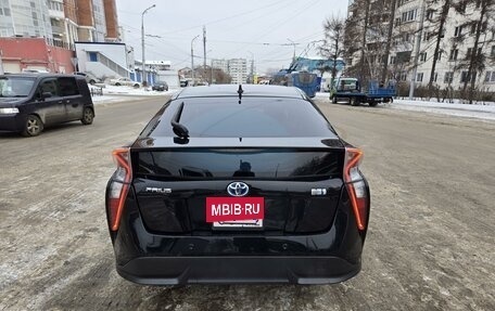 Toyota Prius IV XW50, 2017 год, 1 950 000 рублей, 7 фотография