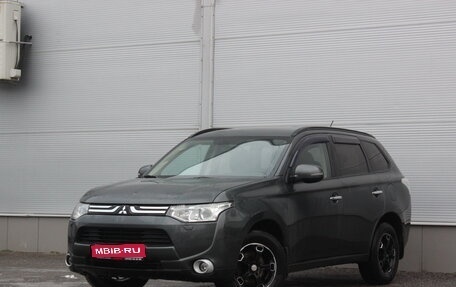 Mitsubishi Outlander III рестайлинг 3, 2013 год, 1 495 000 рублей, 1 фотография