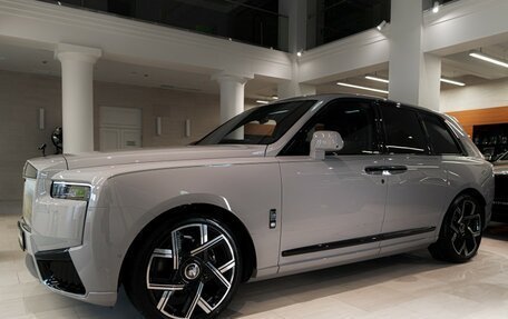 Rolls-Royce Cullinan, 2024 год, 108 000 000 рублей, 7 фотография