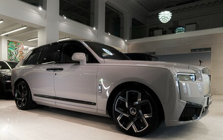 Rolls-Royce Cullinan, 2024 год, 108 000 000 рублей, 4 фотография