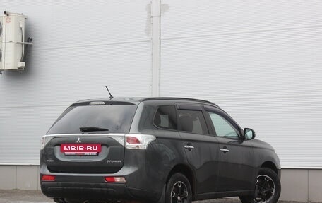 Mitsubishi Outlander III рестайлинг 3, 2013 год, 1 495 000 рублей, 2 фотография