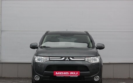 Mitsubishi Outlander III рестайлинг 3, 2013 год, 1 495 000 рублей, 3 фотография