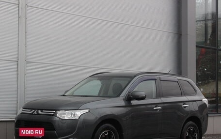 Mitsubishi Outlander III рестайлинг 3, 2013 год, 1 495 000 рублей, 5 фотография