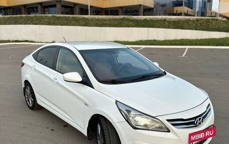 Hyundai Solaris II рестайлинг, 2015 год, 865 000 рублей, 2 фотография