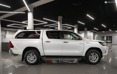 Toyota Hilux VIII, 2020 год, 4 550 000 рублей, 8 фотография