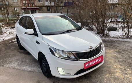 KIA Rio III рестайлинг, 2013 год, 860 000 рублей, 2 фотография