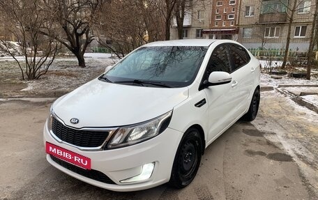 KIA Rio III рестайлинг, 2013 год, 860 000 рублей, 6 фотография