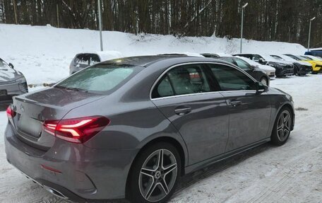 Mercedes-Benz A-Класс, 2019 год, 2 700 000 рублей, 4 фотография