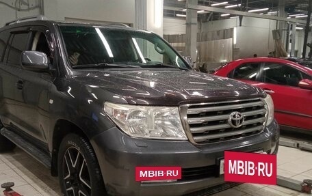 Toyota Land Cruiser 200, 2011 год, 3 096 000 рублей, 2 фотография