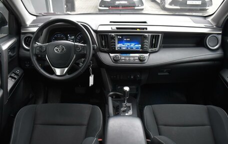 Toyota RAV4, 2017 год, 2 680 000 рублей, 6 фотография