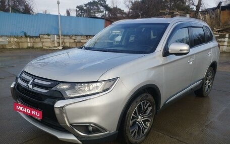 Mitsubishi Outlander III рестайлинг 3, 2017 год, 2 300 000 рублей, 2 фотография