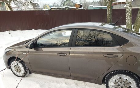 Hyundai Solaris II рестайлинг, 2021 год, 1 900 000 рублей, 5 фотография