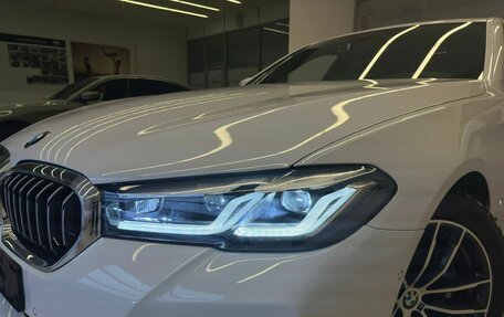 BMW 5 серия, 2022 год, 5 850 000 рублей, 2 фотография